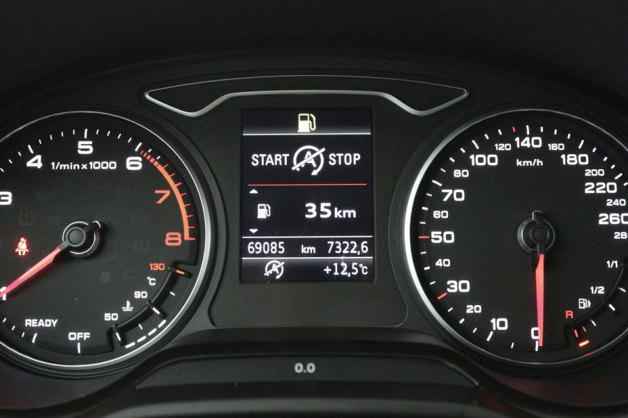 Audi Q2 30 TFSI S Edition (STOELVERWARMING, CRUISE CONTROL ADAPTIEF, NAVGATIE, PARKEERSENSOREN)