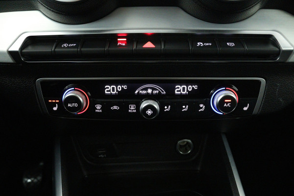 Audi Q2 30 TFSI S Edition (STOELVERWARMING, CRUISE CONTROL ADAPTIEF, NAVGATIE, PARKEERSENSOREN)