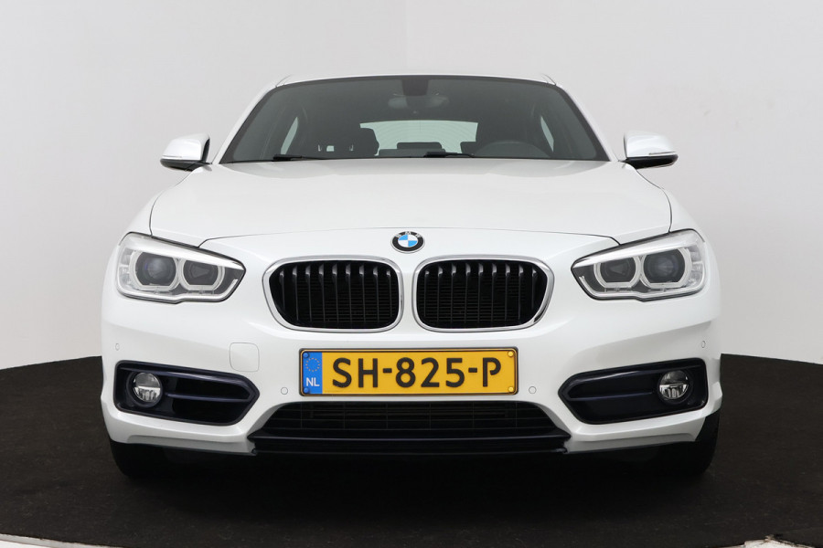 BMW 1-serie 118i Corporate Lease Executive (NAVIGATIE, CRUISE CONTROL, PARKEERSENSOREN, BLUETOOTH)