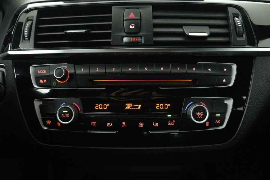 BMW 1-serie 118i Corporate Lease Executive (NAVIGATIE, CRUISE CONTROL, PARKEERSENSOREN, BLUETOOTH)