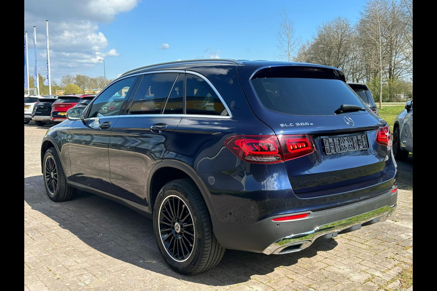 Mercedes-Benz GLC 300e 4MATIC Business Solution | PHEV | 320pk | Plug-in Hybride | Achteruitrijcamera | Navigatie | Half leder