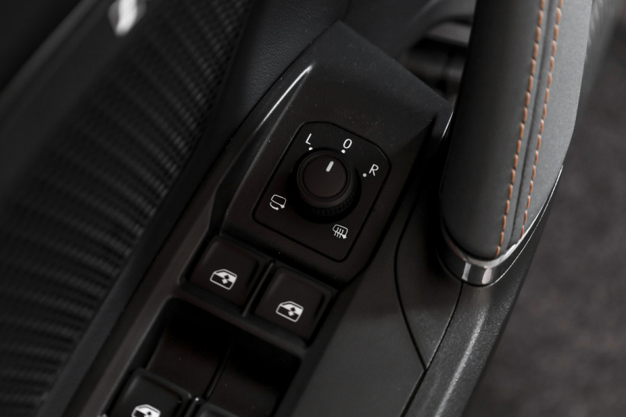 CUPRA Formentor 1.5 TSI e-Hybrid 272 PK VZ Extreme | Bronze Matt | S/K-Panodak | Sennheiser | Elek. stoelen | Matrix LED | Adapt. Cruise | Stoel-+stuurverw. | Camera | NAV+App. Connect | Elek. Klep | LM 19" | 0624