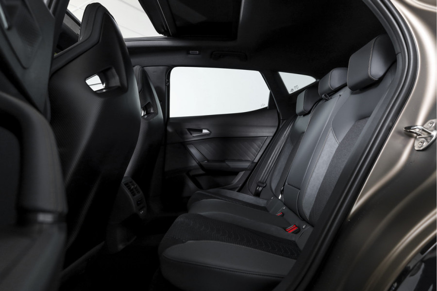 CUPRA Formentor 1.5 TSI e-Hybrid 272 PK VZ Extreme | Bronze Matt | S/K-Panodak | Sennheiser | Elek. stoelen | Matrix LED | Adapt. Cruise | Stoel-+stuurverw. | Camera | NAV+App. Connect | Elek. Klep | LM 19" | 0639