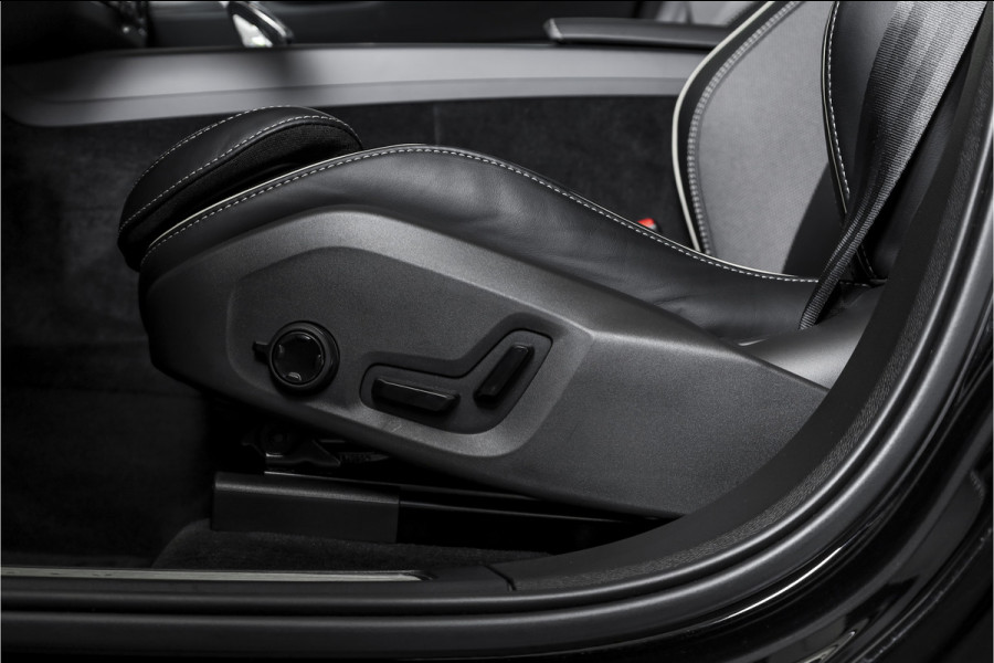 Volvo XC60 2.0 T8 Plug-in hybrid AWD Plus Dark Automaat | S/K-Panodak | Dig. Cockpit | Adapt. Cruise | Winterpakket | PDC | 360 Camera | NAV + App.Connect | ECC | Harman/Kardon | Elek. KLep | LM 19" | 9613