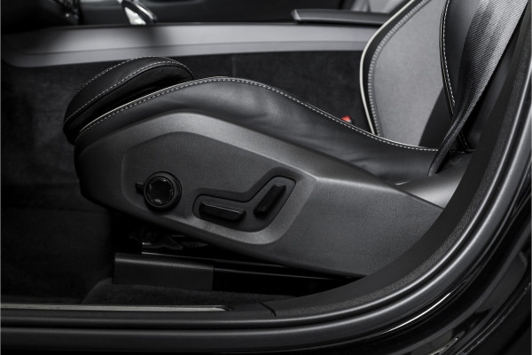 Volvo XC60 2.0 T8 Plug-in hybrid AWD Plus Dark Automaat | S/K-Panodak | Dig. Cockpit | Adapt. Cruise | Winterpakket | PDC | 360 Camera | NAV + App.Connect | ECC | Harman/Kardon | Elek. KLep | LM 19" | 9613