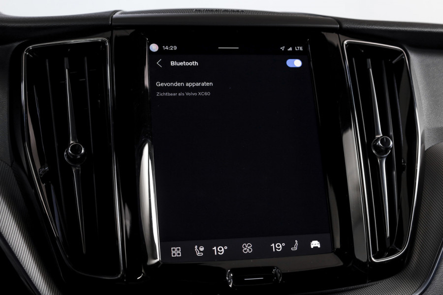 Volvo XC60 2.0 T8 Plug-in hybrid AWD Plus Dark Automaat | S/K-Panodak | Dig. Cockpit | Adapt. Cruise | Winterpakket | PDC | 360 Camera | NAV + App.Connect | ECC | Harman/Kardon | Elek. KLep | LM 19" | 9613