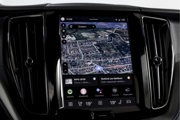 Volvo XC60 2.0 T8 Plug-in hybrid AWD Plus Dark Automaat | S/K-Panodak | Dig. Cockpit | Adapt. Cruise | Winterpakket | PDC | 360 Camera | NAV + App.Connect | ECC | Harman/Kardon | Elek. KLep | LM 19" | 9613