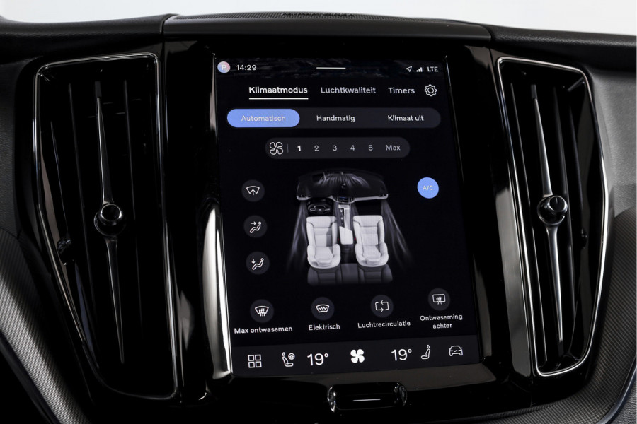 Volvo XC60 2.0 T8 Plug-in hybrid AWD Plus Dark Automaat | S/K-Panodak | Dig. Cockpit | Adapt. Cruise | Winterpakket | PDC | 360 Camera | NAV + App.Connect | ECC | Harman/Kardon | Elek. KLep | LM 19" | 9613