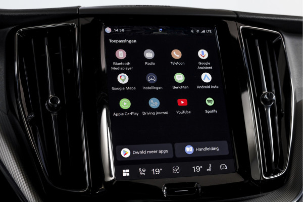 Volvo XC60 2.0 T8 Plug-in hybrid AWD Plus Dark Automaat | S/K-Panodak | Dig. Cockpit | Adapt. Cruise | Winterpakket | PDC | 360 Camera | NAV + App.Connect | ECC | Harman/Kardon | Elek. KLep | LM 19" | 9613