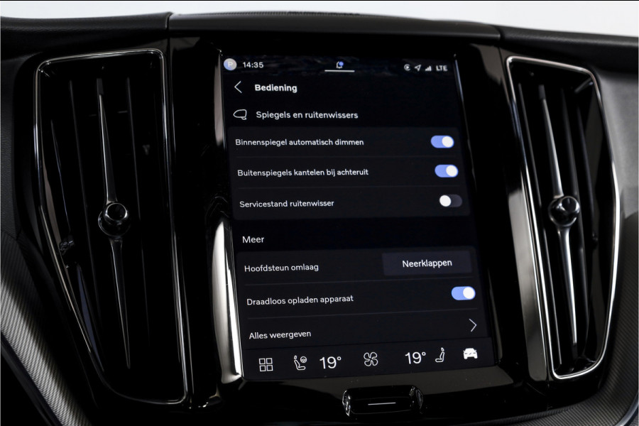 Volvo XC60 2.0 T8 Plug-in hybrid AWD Plus Dark Automaat | S/K-Panodak | Dig. Cockpit | Adapt. Cruise | Winterpakket | PDC | 360 Camera | NAV + App.Connect | ECC | Harman/Kardon | Elek. KLep | LM 19" | 9613