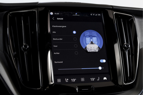 Volvo XC60 2.0 T8 Plug-in hybrid AWD Plus Dark Automaat | S/K-Panodak | Dig. Cockpit | Adapt. Cruise | Winterpakket | PDC | 360 Camera | NAV + App.Connect | ECC | Harman/Kardon | Elek. KLep | LM 19" | 9613