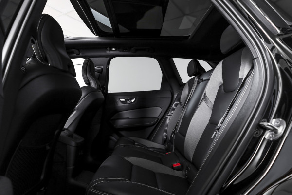 Volvo XC60 2.0 T8 Plug-in hybrid AWD Plus Dark Automaat | S/K-Panodak | Dig. Cockpit | Adapt. Cruise | Winterpakket | PDC | 360 Camera | NAV + App.Connect | ECC | Harman/Kardon | Elek. KLep | LM 19" | 9613