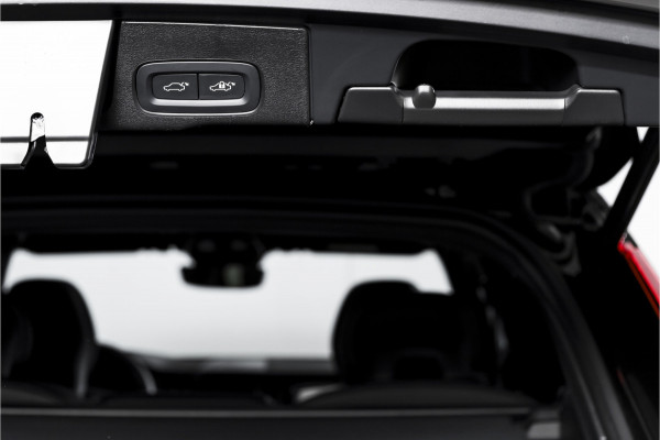 Volvo XC60 2.0 T8 Plug-in hybrid AWD Plus Dark Automaat | S/K-Panodak | Dig. Cockpit | Adapt. Cruise | Winterpakket | PDC | 360 Camera | NAV + App.Connect | ECC | Harman/Kardon | Elek. KLep | LM 19" | 9613