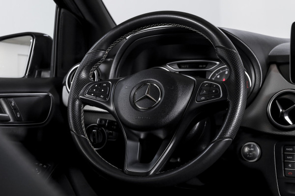 Mercedes-Benz B-Klasse 180 122 PK Ambition | Cruise | Stoelverwarming | PDC | NAV | Airco | LM 17" |