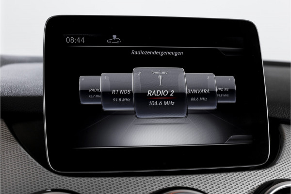 Mercedes-Benz B-Klasse 180 122 PK Ambition | Cruise | Stoelverwarming | PDC | NAV | Airco | LM 17" |