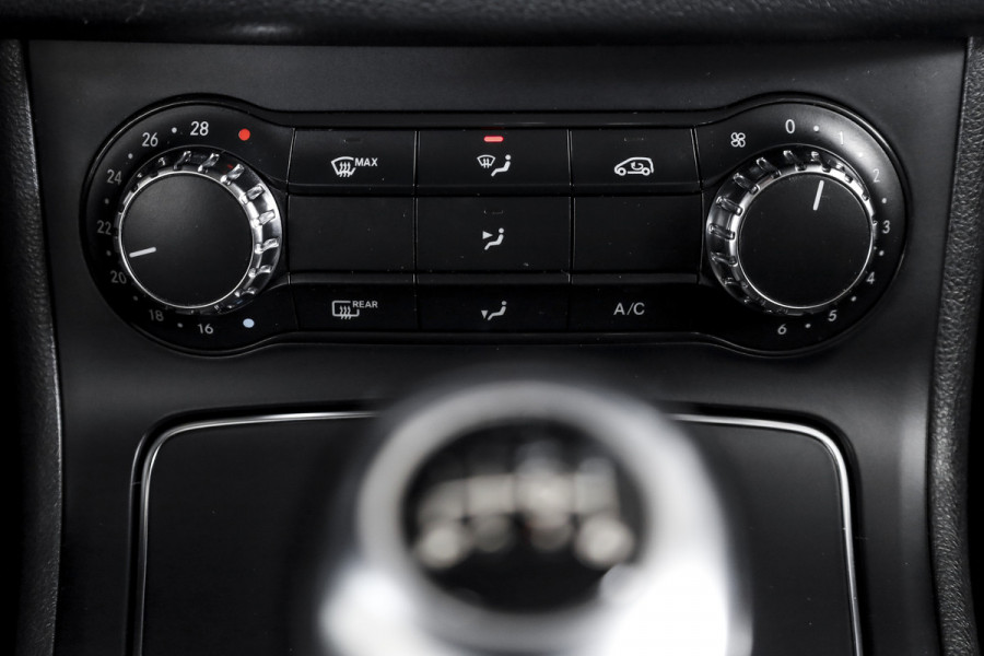 Mercedes-Benz B-Klasse 180 122 PK Ambition | Cruise | Stoelverwarming | PDC | NAV | Airco | LM 17" |