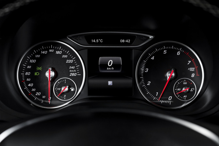 Mercedes-Benz B-Klasse 180 122 PK Ambition | Cruise | Stoelverwarming | PDC | NAV | Airco | LM 17" |