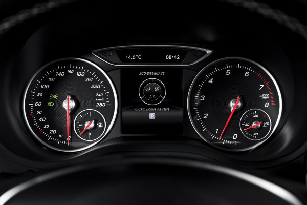 Mercedes-Benz B-Klasse 180 122 PK Ambition | Cruise | Stoelverwarming | PDC | NAV | Airco | LM 17" |