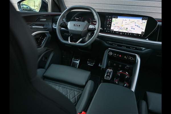Audi Q5 Sportback 2.0 TFSI e-hybrid quattro S edition Competition 367pk | Stoel massage | Tech pro | Luchtvering | 5jaar fabrieksgarantie | Trekhaak | B&O sound | Head-up | Adaptive cruise | 360 camera | Passagiers display