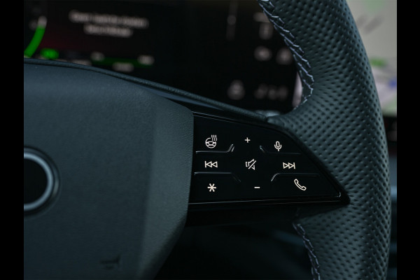 Audi Q5 Sportback 2.0 TFSI e-hybrid quattro S edition Competition 367pk | Stoel massage | Tech pro | Luchtvering | 5jaar fabrieksgarantie | Trekhaak | B&O sound | Head-up | Adaptive cruise | 360 camera | Passagiers display