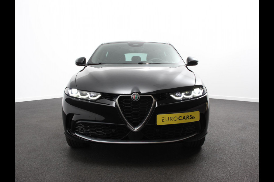 Alfa Romeo Tonale 1.3T PHEV Ti Automaat 280 PK Climate control Adaptieve cruise control Parkeersensoren achter Camera Sfeerverlichting Navigatie Apple Carplay/ Android Auto