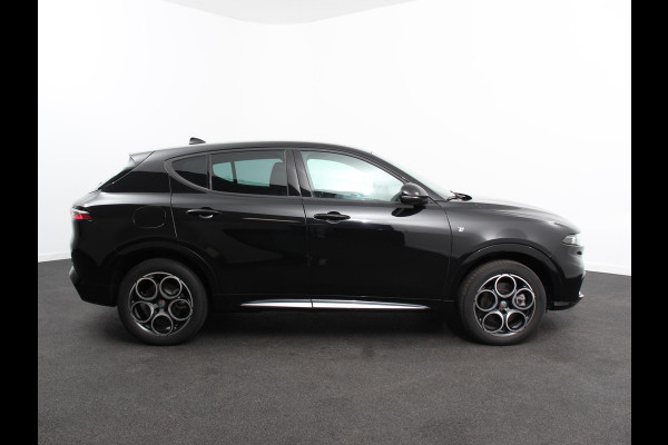 Alfa Romeo Tonale 1.3T PHEV Ti Automaat 280 PK Climate control Adaptieve cruise control Parkeersensoren achter Camera Sfeerverlichting Navigatie Apple Carplay/ Android Auto