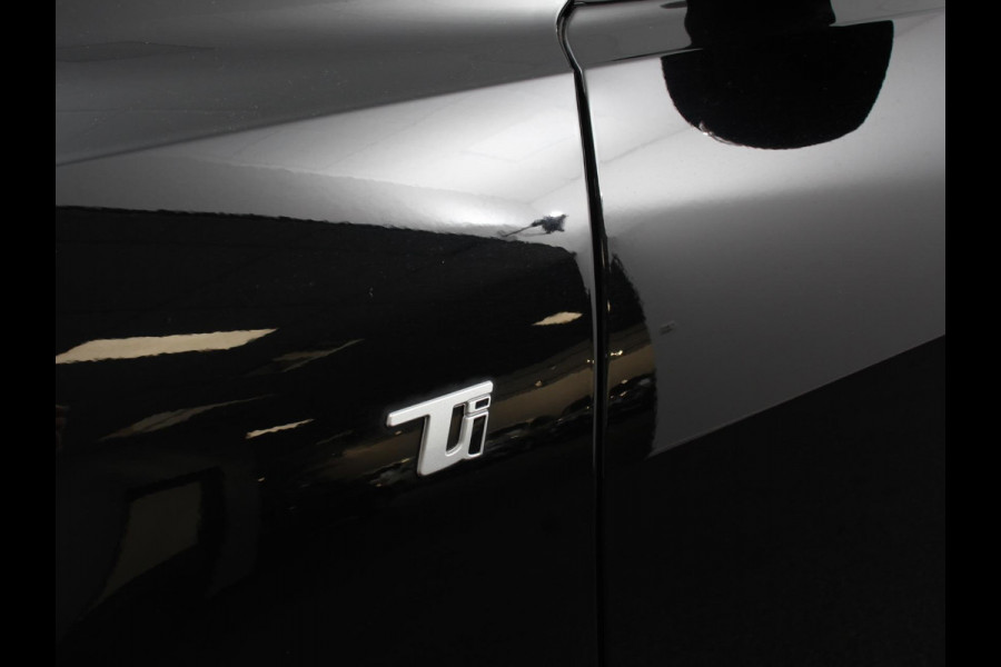 Alfa Romeo Tonale 1.3T PHEV Ti Automaat 280 PK Climate control Adaptieve cruise control Parkeersensoren achter Camera Sfeerverlichting Navigatie Apple Carplay/ Android Auto