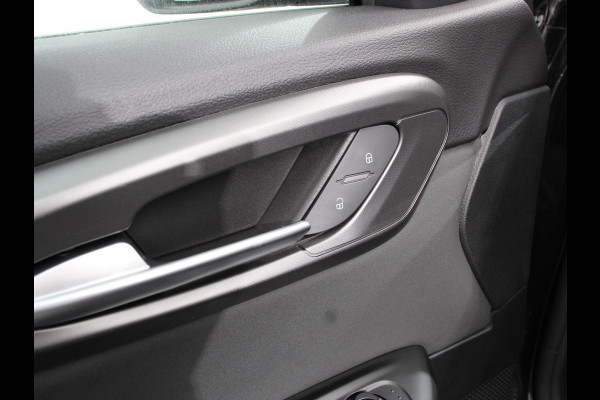 Alfa Romeo Tonale 1.3T PHEV Ti Automaat 280 PK Climate control Adaptieve cruise control Parkeersensoren achter Camera Sfeerverlichting Navigatie Apple Carplay/ Android Auto