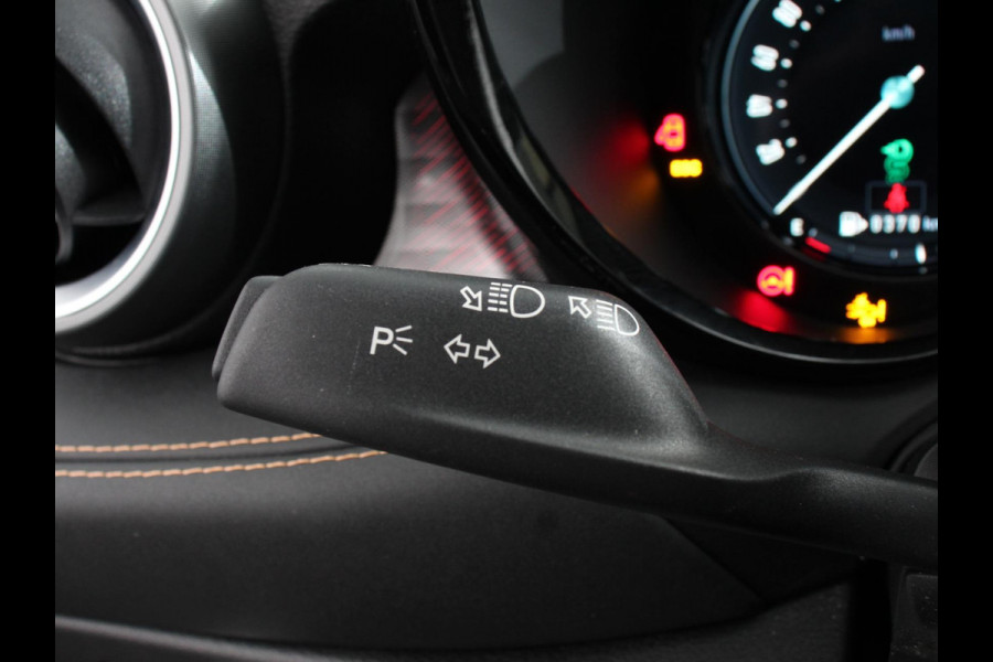 Alfa Romeo Tonale 1.3T PHEV Ti Automaat 280 PK Climate control Adaptieve cruise control Parkeersensoren achter Camera Sfeerverlichting Navigatie Apple Carplay/ Android Auto