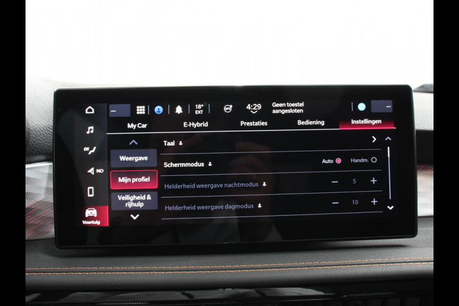 Alfa Romeo Tonale 1.3T PHEV Ti Automaat 280 PK Climate control Adaptieve cruise control Parkeersensoren achter Camera Sfeerverlichting Navigatie Apple Carplay/ Android Auto