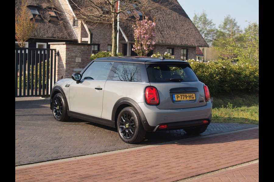 MINI Mini Electric Classic 33 kWh | Apple Carplay | Cruise Control | Parkeersensoren | NL-Auto |