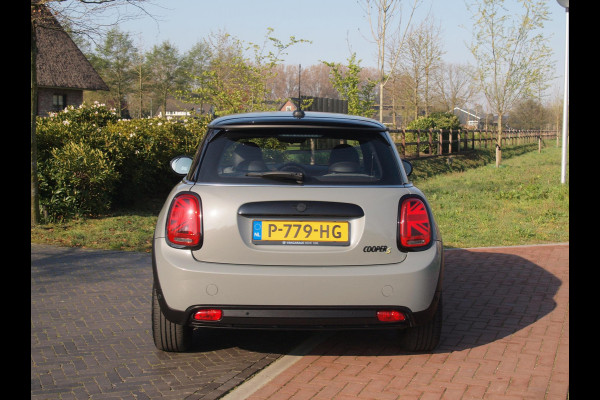 MINI Mini Electric Classic 33 kWh | Apple Carplay | Cruise Control | Parkeersensoren | NL-Auto |