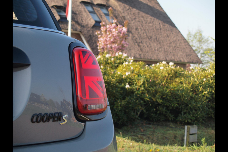 MINI Mini Electric Classic 33 kWh | Apple Carplay | Cruise Control | Parkeersensoren | NL-Auto |