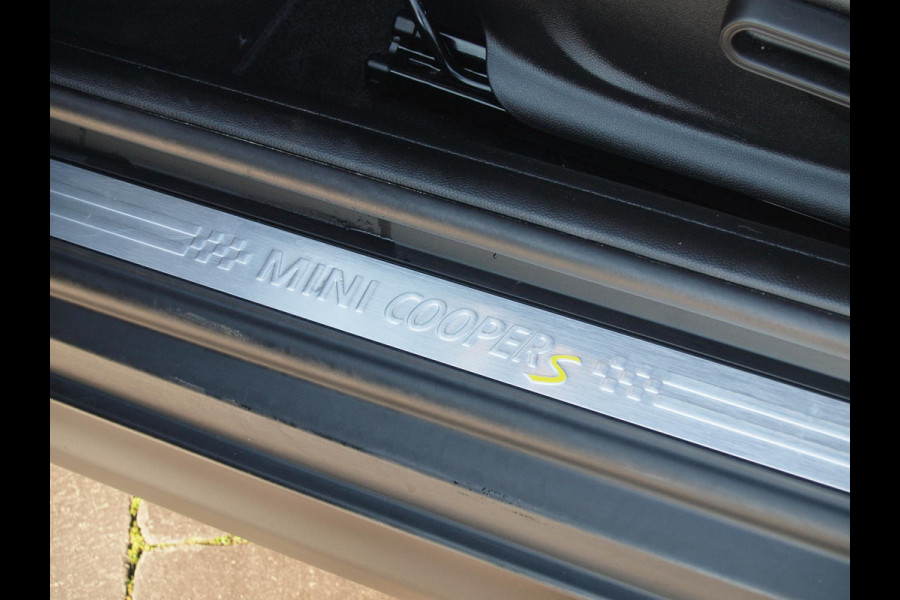 MINI Mini Electric Classic 33 kWh | Apple Carplay | Cruise Control | Parkeersensoren | NL-Auto |