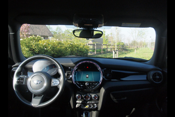 MINI Mini Electric Classic 33 kWh | Apple Carplay | Cruise Control | Parkeersensoren | NL-Auto |