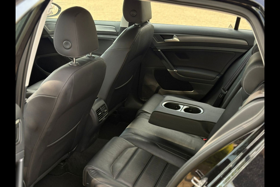 Volkswagen e-Golf | Leder, Navi, Apple Carplay, ACC, Stoelverw., PDC | NAP |