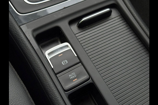 Volkswagen e-Golf | Leder, Navi, Apple Carplay, ACC, Stoelverw., PDC | NAP |