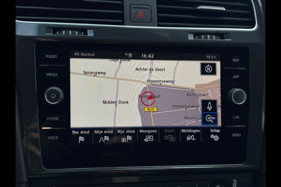 Volkswagen e-Golf | Leder, Navi, Apple Carplay, ACC, Stoelverw., PDC | NAP |