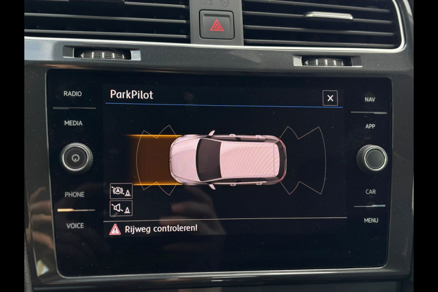 Volkswagen e-Golf | Leder, Navi, Apple Carplay, ACC, Stoelverw., PDC | NAP |