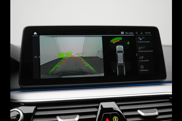 BMW 5 Serie Touring 530e High Executive PHEV 293pk Dealer O.H. Achteras besturing | Trekhaak Af Fabriek | Adaptive Cruise | Camera | Lederen Sportstoelen Memory & Verwarmd | Sfeerverlichting | Stuur Verwarmd | Blis | Apple Carplay | Navigatie | DAB |