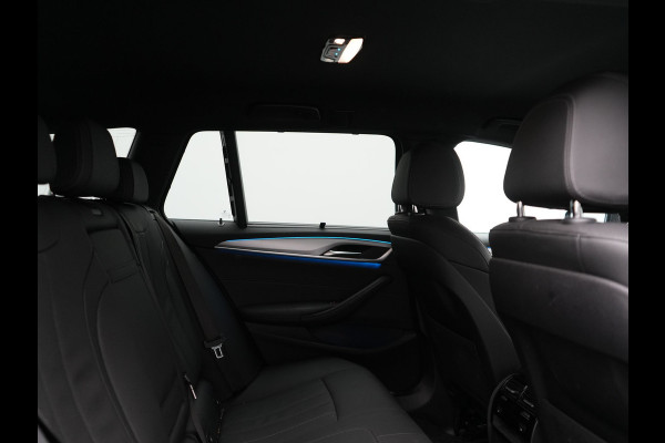 BMW 5 Serie Touring 530e High Executive PHEV 293pk Dealer O.H. Achteras besturing | Trekhaak Af Fabriek | Adaptive Cruise | Camera | Lederen Sportstoelen Memory & Verwarmd | Sfeerverlichting | Stuur Verwarmd | Blis | Apple Carplay | Navigatie | DAB |
