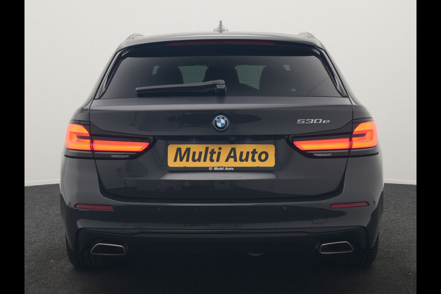 BMW 5 Serie Touring 530e High Executive PHEV 293pk Dealer O.H. Achteras besturing | Trekhaak Af Fabriek | Adaptive Cruise | Camera | Lederen Sportstoelen Memory & Verwarmd | Sfeerverlichting | Stuur Verwarmd | Blis | Apple Carplay | Navigatie | DAB |