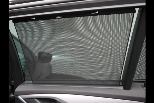 BMW 5 Serie Touring 530e High Executive PHEV 293pk Dealer O.H. Achteras besturing | Trekhaak Af Fabriek | Adaptive Cruise | Camera | Lederen Sportstoelen Memory & Verwarmd | Sfeerverlichting | Stuur Verwarmd | Blis | Apple Carplay | Navigatie | DAB |