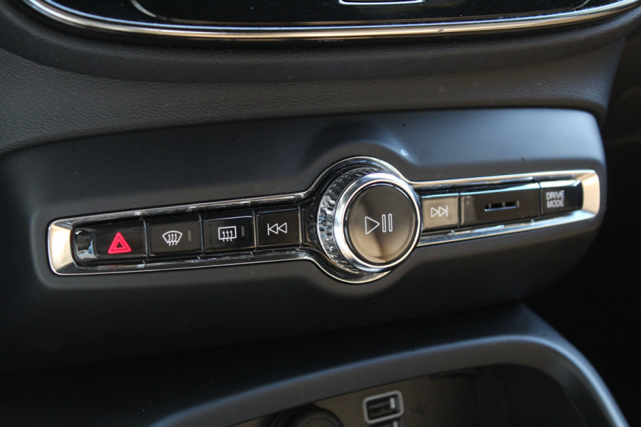 Volvo XC40 1.5 T5 Recharge Inscription Expression | 1e Eig. | Panorama | Trekhaak | BLIS