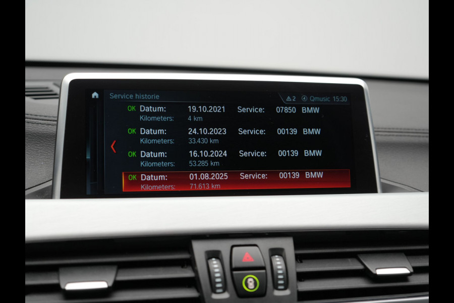 BMW X1 xDrive25e M Sport PHEV 221pk Dealer O.H. | Camera | Sportstoelen & Stuur Verwarmd | Sfeerverlichting | Cruise Control | Navigatie | DAB | 19"L.M | Plug In Hybrid |