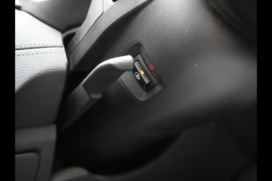 BMW X1 xDrive25e M Sport PHEV 221pk Dealer O.H. | Camera | Sportstoelen & Stuur Verwarmd | Sfeerverlichting | Cruise Control | Navigatie | DAB | 19"L.M | Plug In Hybrid |