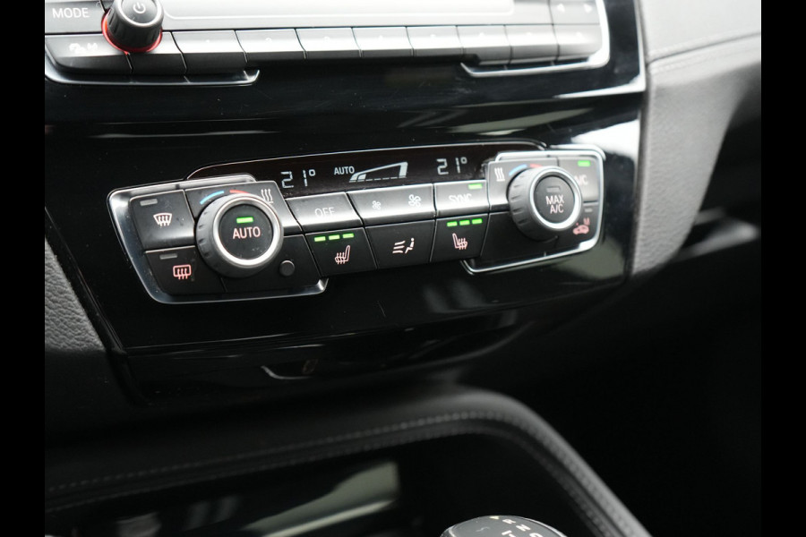 BMW X1 xDrive25e M Sport PHEV 221pk Dealer O.H. | Camera | Sportstoelen & Stuur Verwarmd | Sfeerverlichting | Cruise Control | Navigatie | DAB | 19"L.M | Plug In Hybrid |