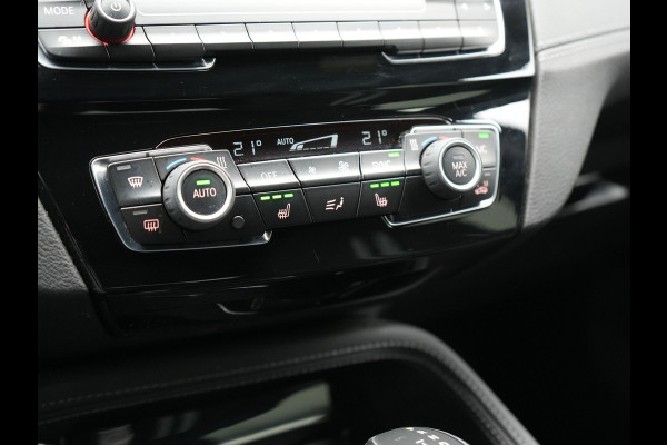 BMW X1 xDrive25e M Sport PHEV 221pk Dealer O.H. | Camera | Sportstoelen & Stuur Verwarmd | Sfeerverlichting | Cruise Control | Navigatie | DAB | 19"L.M | Plug In Hybrid |