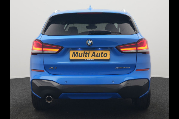 BMW X1 xDrive25e M Sport PHEV 221pk Dealer O.H. | Camera | Sportstoelen & Stuur Verwarmd | Sfeerverlichting | Cruise Control | Navigatie | DAB | 19"L.M | Plug In Hybrid |