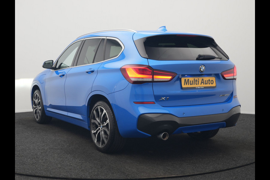 BMW X1 xDrive25e M Sport PHEV 221pk Dealer O.H. | Camera | Sportstoelen & Stuur Verwarmd | Sfeerverlichting | Cruise Control | Navigatie | DAB | 19"L.M | Plug In Hybrid |